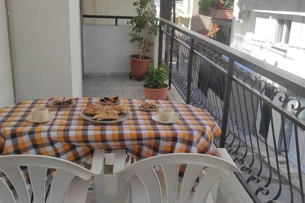 Alexandros-Family Friendly-Free Private Parking Apartment Thessaloniki 0*,  Greece