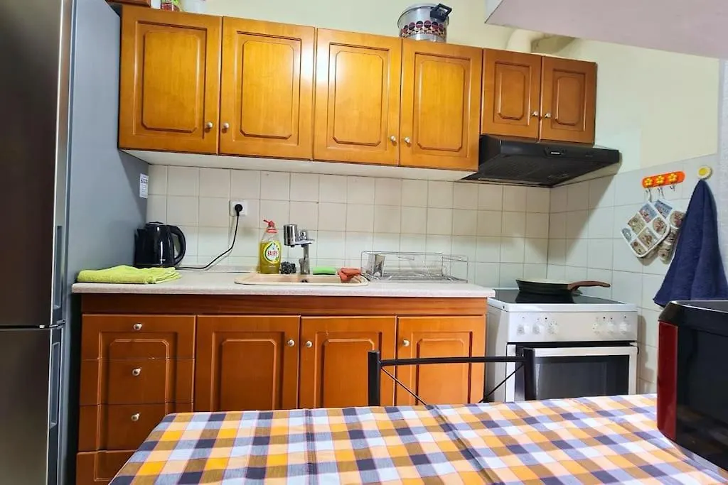 Alexandros-Family Friendly-Free Private Parking Apartment Thessaloniki